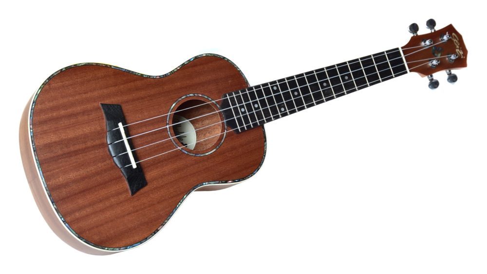 Ukulele Seizi Maui Plus Concert Ac stico Bag Sapele Royal Music
